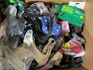 lot 307 image: BOX OF PET MERCHANDISE (Variety Sizes)