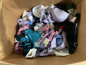 lot 315 image: PALLET OF WOMENS CLOTHING