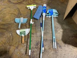 LOT OF 6 Mops, Broom, & Dust Pans