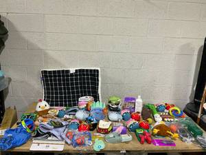 lot 418 image: LOT OF Dog Merchandise