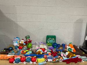 lot 420 image: LOT OF Dog Merchandise