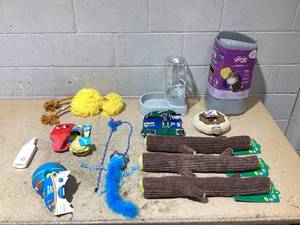 lot 360 image: LOT OF Dog & Cat Merchandise