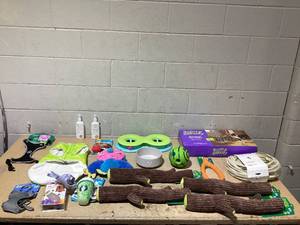 lot 363 image: LOT OF Dog & Cat Merchandise