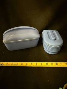 lot 20 image: Westinghouse Hall Blue Ceramic Casserole Set - Lidded Dishes, USA Made