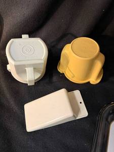 lot 29 image: Tupperware Round Relish Dishwith Lid & Dividers, Sugar & Scoop - Vintage Electro Iron