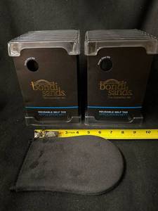 lot 45 image: Bondi Sands Reusable Self Tan Application Mitts (Lot of 16)