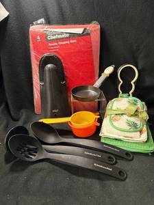 lot 117 image: KitchenAid 4-Piece Nylon Utensil Set with Chefmate Mats, Orka Holder & Towels