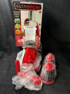 lot 118 image: NutriSlicer Vegetable & Fruit Slicer - Red with 3 Blades Included