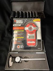 lot 122 image: Black & Decker Bullseye Auto-Leveling Laser Level BDL1905 & Campbell Hausfeld 11-Piece 12-In Drive Socket Set SAE
