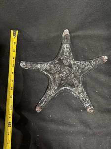 lot 128 image: Large Handblown Starfish Art Glass Sculpture - Clear Bubble Texture - 9 in Diameter