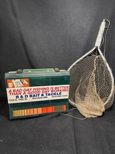 lot 143 image: Rebel Tackle Box with Lures & Net - Green, 12-Compartment Case