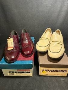 lot 159 image: Freeman Chapel Hill Cordovan X8155 095 D & Weyenberg Dawson 9 12 D Slip-On Loafers