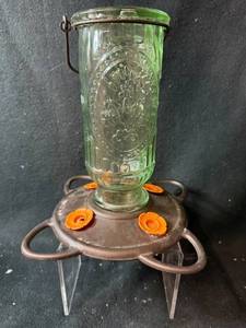 lot 173 image: More Birds Vintage Hummingbird Feeder