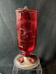 lot 175 image: Perky Pet  Ruby-Red Hummingbird Feeder