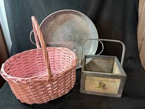 lot 177 image: Pink Wicker Basket, Metal Mesh Dragonfly Basket & Galvanized Round Tray
