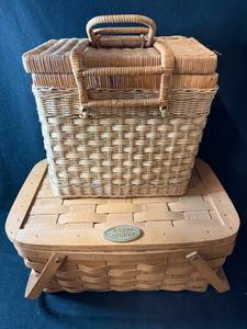 lot A-178 image: Land Rover Picnic Basket Wooden Trunk Box - Picnic Basket Woven Hamper & Lid