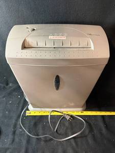 lot 182 image: Techsolutions TS4500 Paper Shredder - 115V 60Hz 2A, 2 Min On4 Min Off