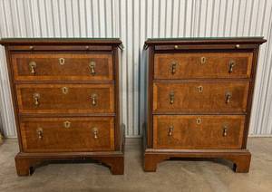 lot 194 image: Henredon Folio Four 3-Drawer Chests - Glass Tops Pair