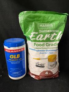 lot 208 image: Harris Diatomaceous Earth Food Grade 4 lb & Balancer GLB Alkalinity Up