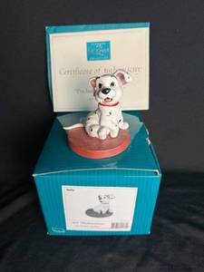 lot 215 image: Disney Classics 101 Dalmatians Dalmatian Figurine - Handcrafted in Thailand