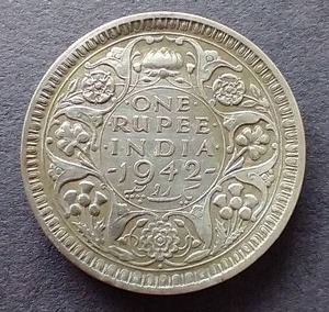 lot 2 image: 1942 India Silver 1 Rupee Coin