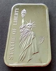 lot 48 image: Statue of Liberty 1 oz Silver Bar