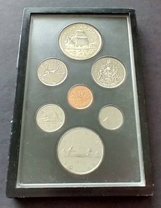 lot 69 image: 1979 Canada Proof Set With Griffon Silver Dollar