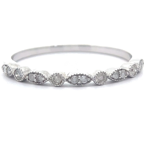 lot 49 image: Natural Diamond Textured Leaf Stacking Ring in White Gold VIDEO