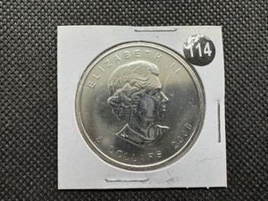 lot 114 image: 2009 BU Canadian 1 Oz. .9999 Silver Maple Leaf Coin