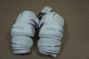 lot 29 image: Maverik M6 Lacrosse Arm Pads - Large