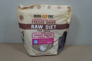 lot 69 image: Boss Cat Raw Diet Freeze Dried Turkey Recipe Cat Treats