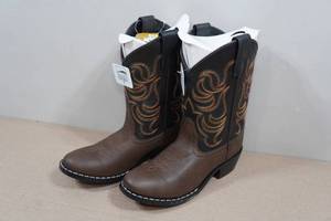 lot 102 image: Smoky Mountain Boots - Childs Size 1