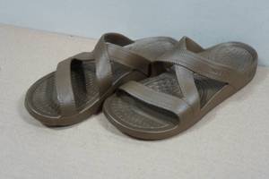 lot 109 image: Nuusol Womens Hailey Rubber Slides - Size 8