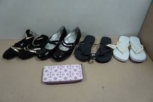 lot 119 image: Womens ShoesSandals and Wallet - Sizes 6 & 7