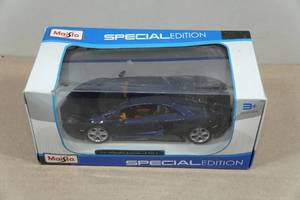 lot 126 image: Maisto 124 Scale Lamborghini Aventador LP 700-4 Replica