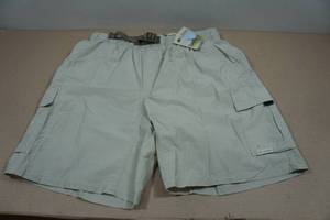 lot 139 image: Columbia Shorts - Large