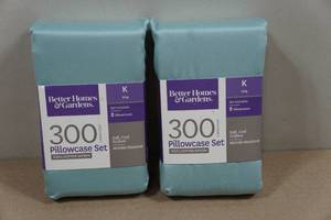 lot 171 image: 2 Pillowcase Sets - King