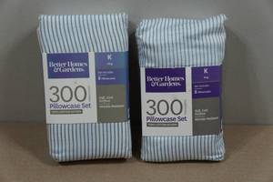 lot 172 image: 2 Pillowcase Sets - King