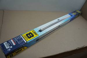 lot 234 image: Braun 4 LED Linkable Shop Light