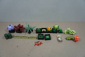 lot 239 image: Lego Botanicals Succulents