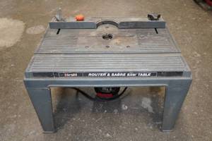lot 251 image: Router and Sabre Saw Table