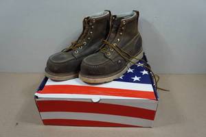 lot 262 image: Thorogood Mens 6 Moc Safety Toe Work Boots - Size 9.5