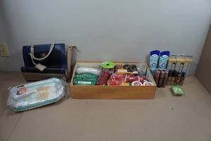 lot 313 image: Womens Purse, Makeup and Holiday Dcor