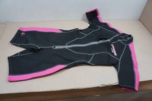 lot 329 image: Cressi Lido Womens 2mm Wetsuit - M3 Pink