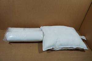 lot 14 image: Pillow Inserts - 20x26
