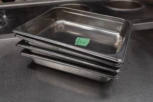 lot 38 image: 4 Stainless Steel Pans - 12.75x12.5x2.5