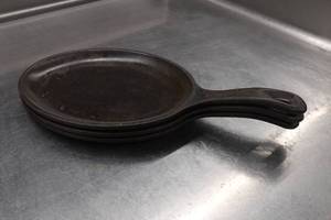 lot 45 image: 3 Lodge Fajita Cast Iron Skillet - 10x7