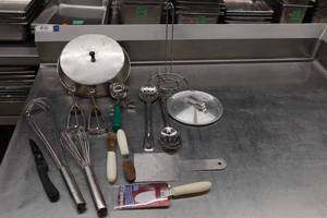 lot 64 image: Assorted Cooking Utensils