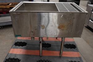 lot 12 image: Stainless Steel Wash Tub