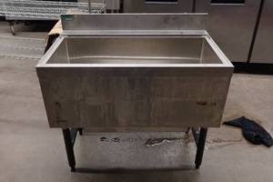 lot 21 image: Commercial Stainless Steel Underbar Ice Bin
